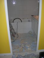 Une salle de bains à rafraichir