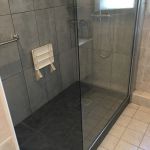 Une grande douche à l&lsquo;italienne de 0m900 x 2m00