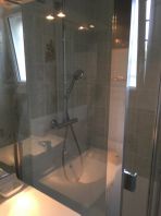 Une douche de 800 x 900 en angle !