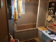 La salle de bain date de plus de 25 ans !